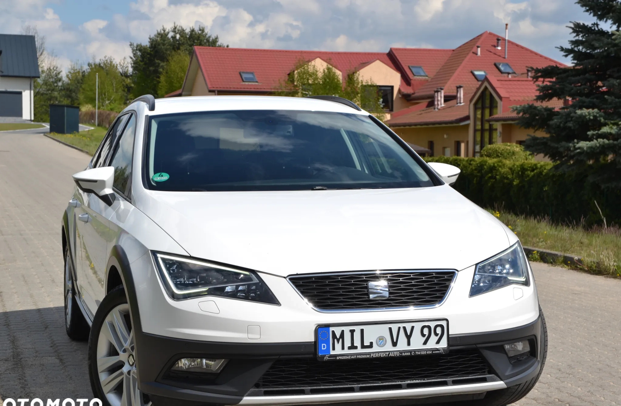 Seat Leon cena 58800 przebieg: 135404, rok produkcji 2015 z Iława małe 781